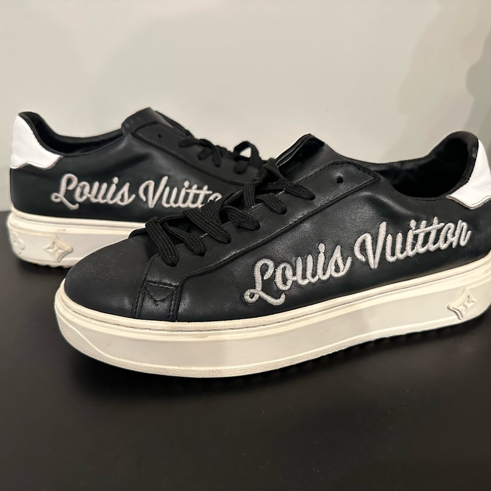 LOUIS VUITTON TIME OUT SNEAKER - Picture 6 of 9